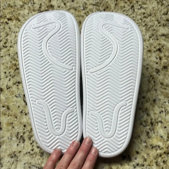 Adidas Adilette Clog - Picture 6 of 8